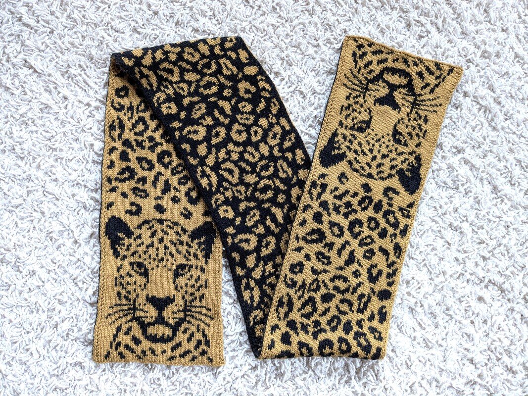 SET Leo Love - Schal / Mütze / Stirnband / Topflappen - DF Strickanleitung - Bild 16