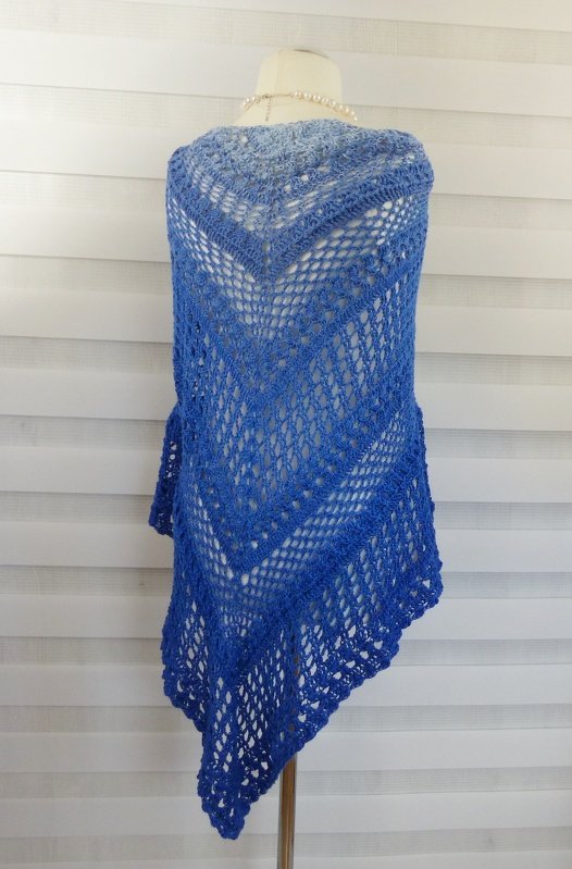Crochet pattern for the Timeless shawl, a light and airy triangular shawl - Image 6