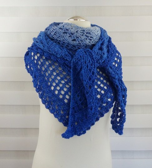 Crochet pattern for the Timeless shawl, a light and airy triangular shawl