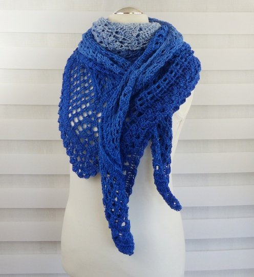 Crochet pattern for the Timeless shawl, a light and airy triangular shawl