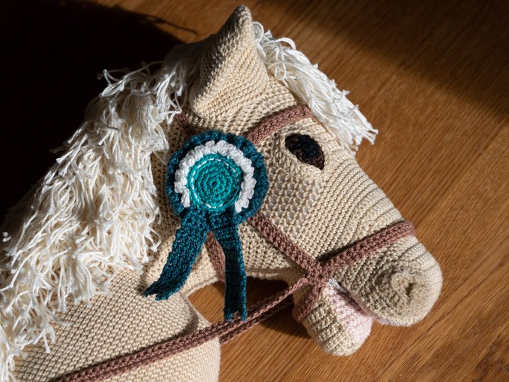 Crochet pattern tuning bow hobby horse, tutorial, rosette game horse