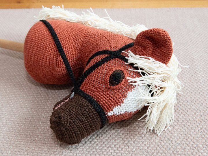 Hobby Horse Häkelanleitung, Anleitung Steckenpferd mit Blesse zum häkeln