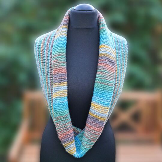 Anmore Loop, Cowl, reversible knitting pattern