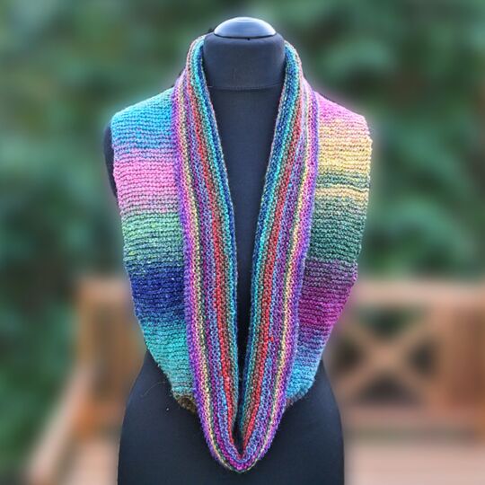 Anmore Loop, Cowl, reversible knitting pattern