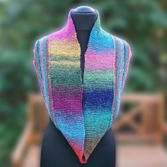 Anmore Loop, Cowl, reversible knitting pattern