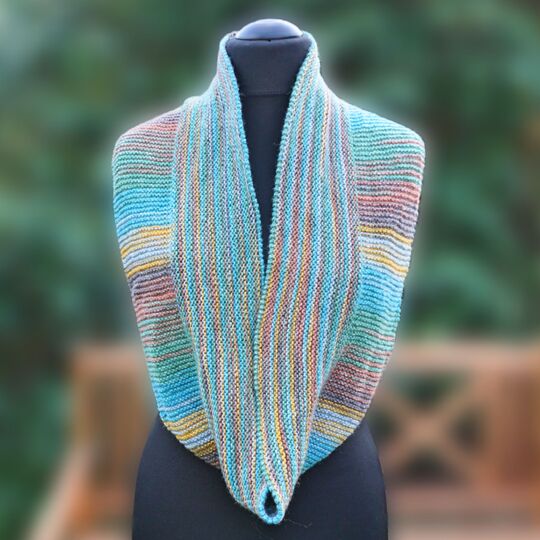 Anmore Loop, Cowl, reversible knitting pattern