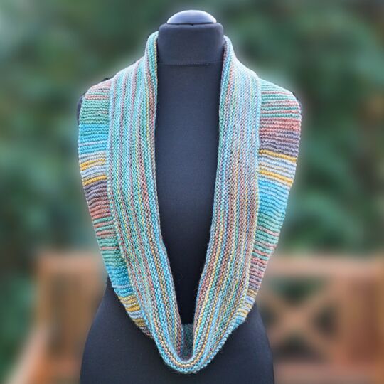 Anmore Loop, Cowl, reversible knitting pattern