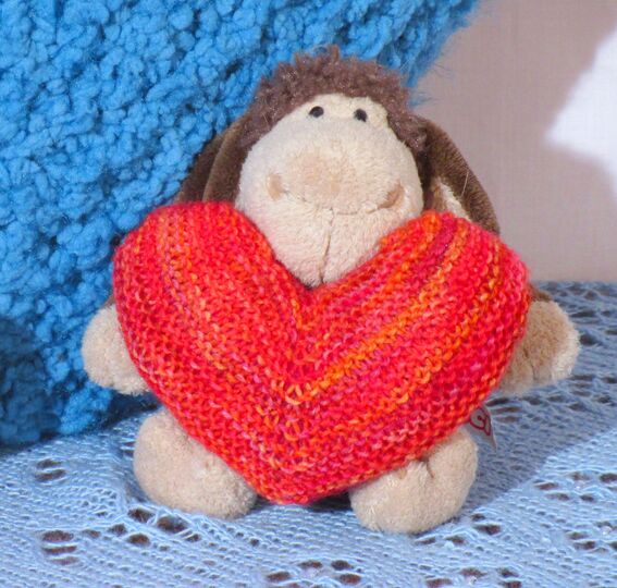 With Love, heart, pillow, many sizes, knitting pattern