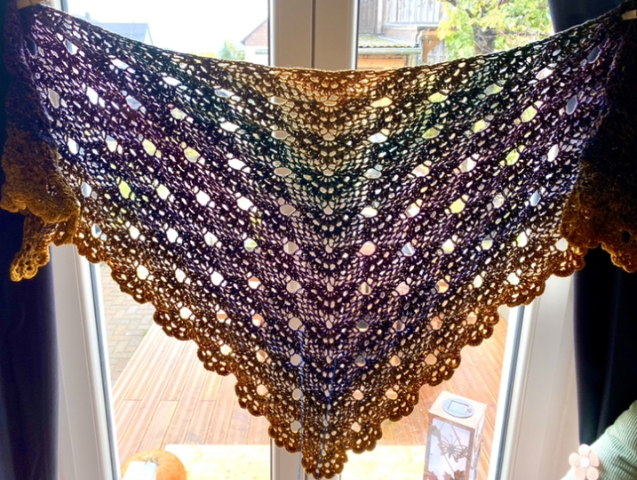 Anleitung Dreieckstuch Petalpoesie - Ein gehäkeltes Frühlings-Gedicht