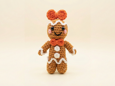 Lebkuchenmädchen häkeln – Krümelchen Keks, ca. 12 cm (DE & EN)