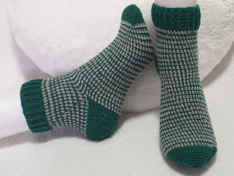 Anleitung für gehäkelte Socken Snowfir mit Bumerangferse in allen Größen