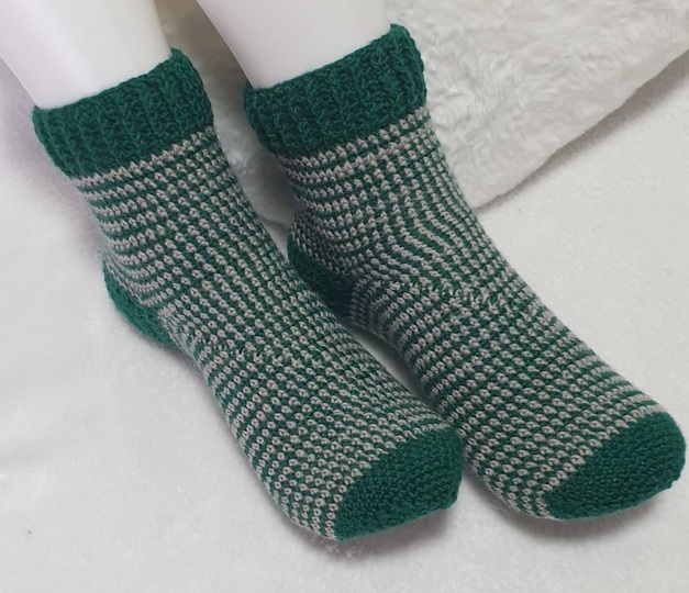 Anleitung für gehäkelte Socken Snowfir mit Bumerangferse in allen Größen