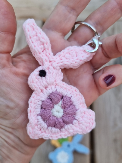 P24 Crochet pattern. Keychain pendant, bag charm.
