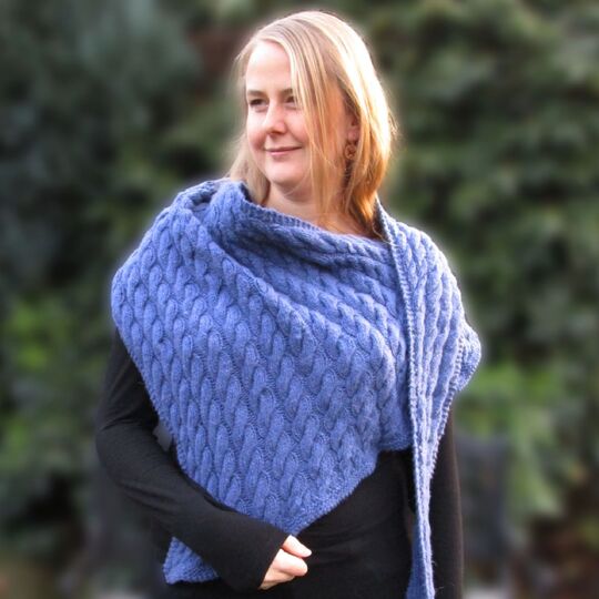 Lebenswege - Paths of Life, Cable Pattern Shawl