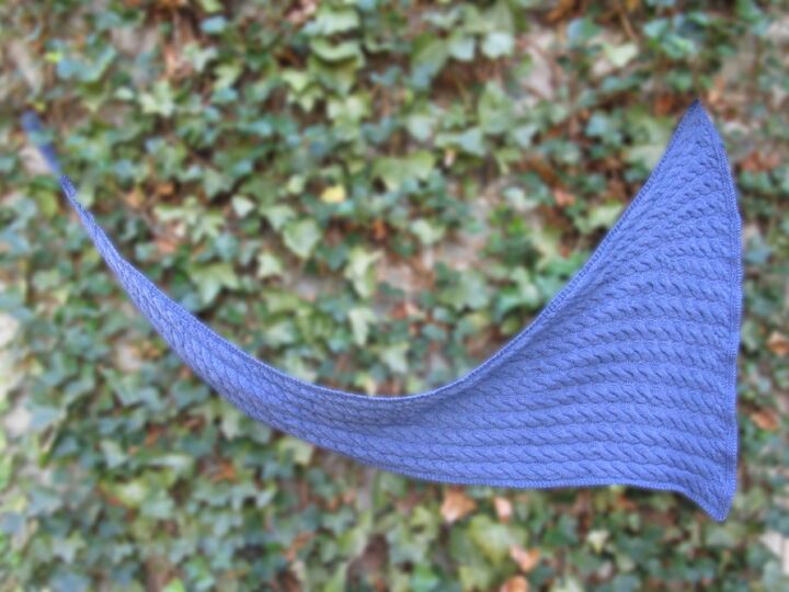 Lebenswege - Paths of Life, Cable Pattern Shawl