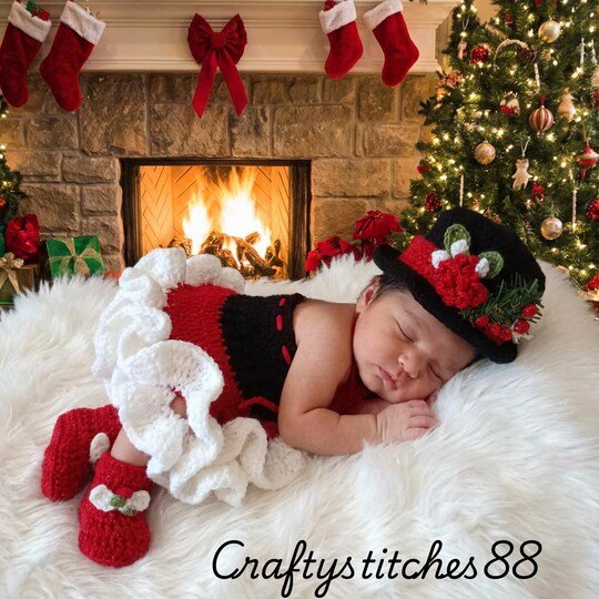 Crochet Christmas Outfit Pattern – Newborn Dress, Hat & Booties (PDF)