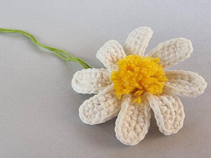 P32 Crochet pattern for a small lip-shaped pillow, a crocheted lip.