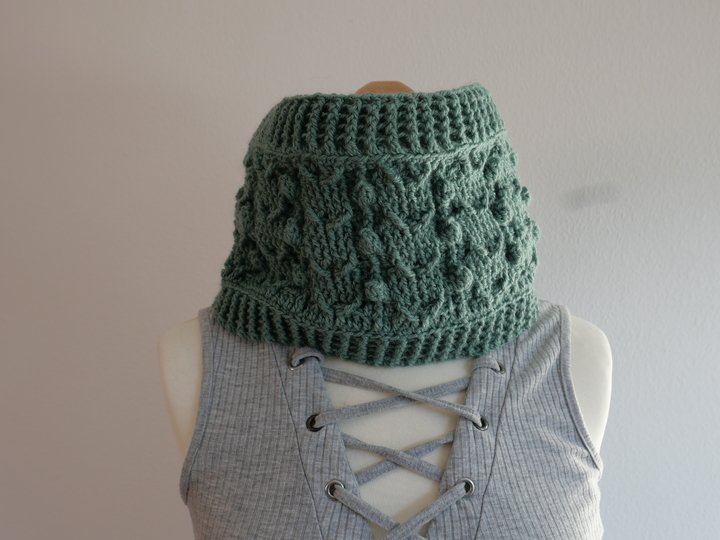 Häkelanleitung Kragenschal Gertrude - ein Blickfang