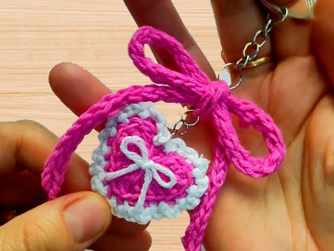 Heart & Bow Keychain Pattern PDF + Video Tutorial | nontycrochet