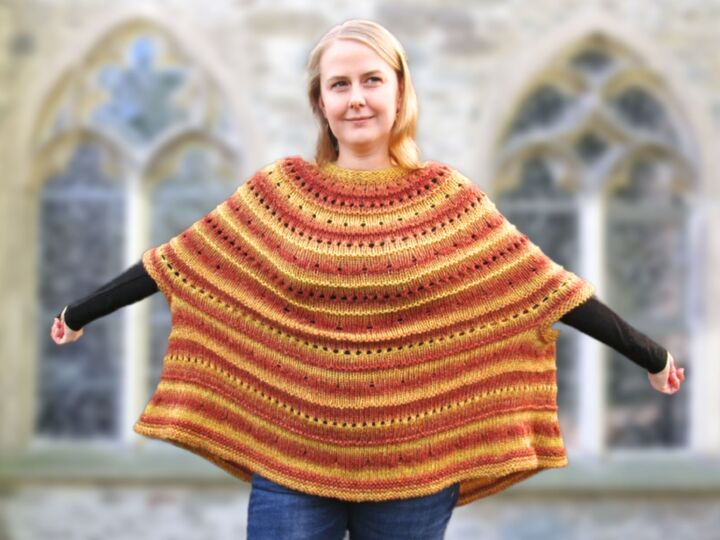 Mellea Poncho, round yoke, top down, beginner pattern