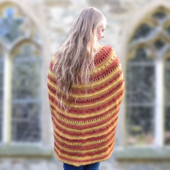 Mellea Poncho, round yoke, top down, beginner pattern