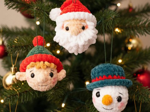 Weihnachtsanhänger häkeln – Amigurumi Set Weihnachtsmann, Elf & Schneemann