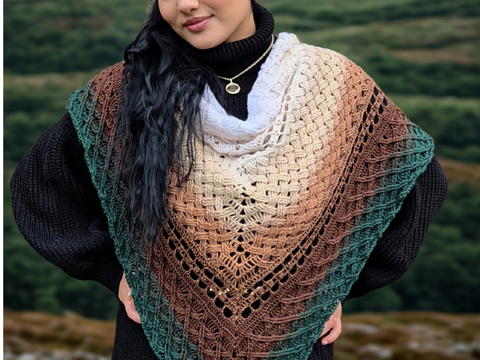Crochet Pattern Triangular Shawl “Sassenach” – with Crochet Chart
