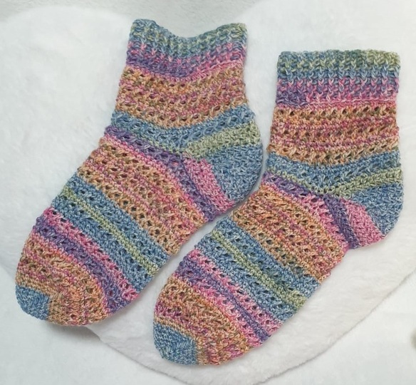 Anleitung für gehäkelte Socken Rossano mit Bumerangferse in allen Größen