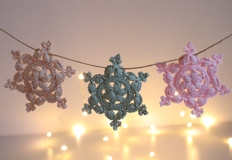 Schneeflocke "Kleine Helena" - Baumschmuck, Geschenkanhänger, Fensterdeko