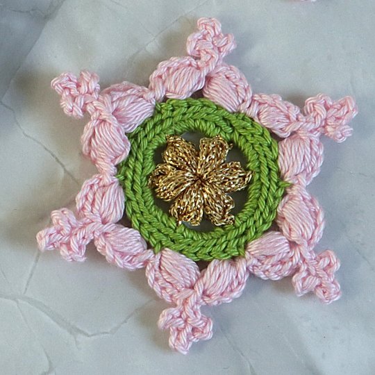 Schneeflocke "Kleine Helena" - Baumschmuck, Geschenkanhänger, Fensterdeko