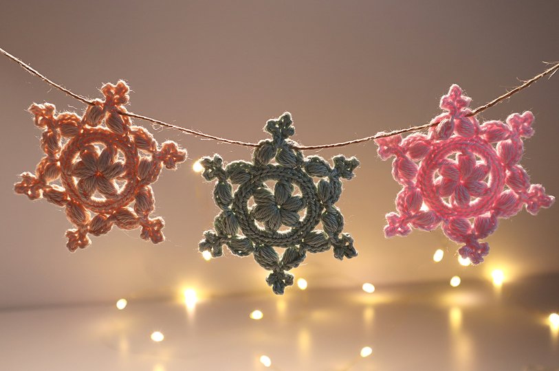 Schneeflocke "Kleine Helena" - Baumschmuck, Geschenkanhänger, Fensterdeko