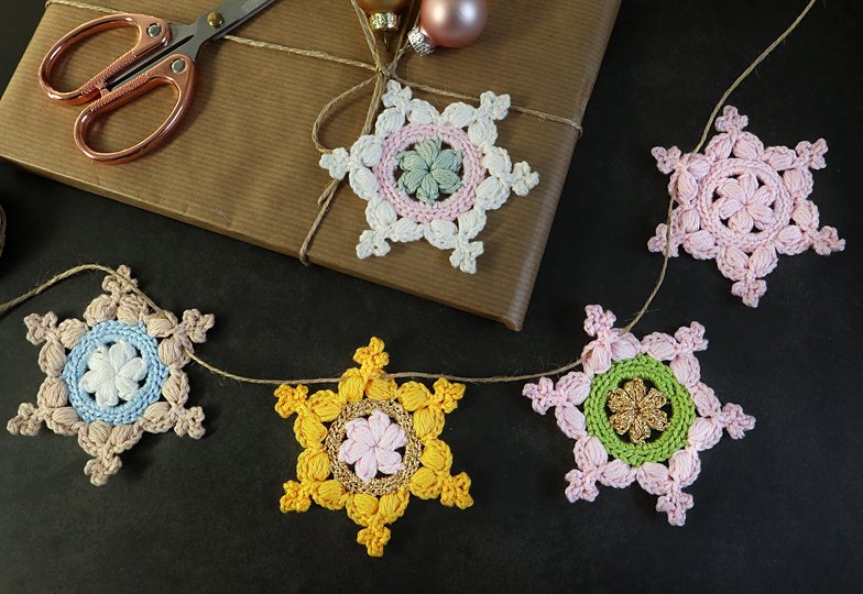 Schneeflocke "Kleine Helena" - Baumschmuck, Geschenkanhänger, Fensterdeko