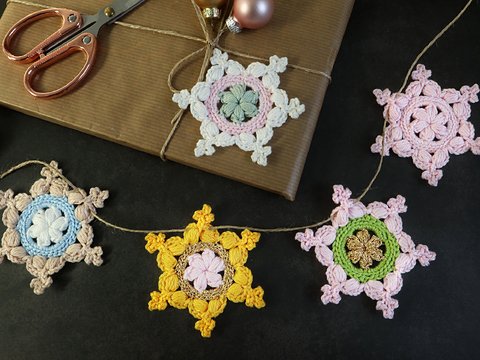 Snowflake “Little Helena” – tree ornament, gift tag, window decoration