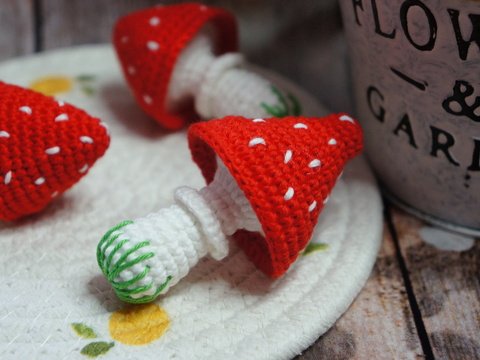 Crochet Amanita Mushroom Masterclass. Amanita Mushroom Crochet Pattern.