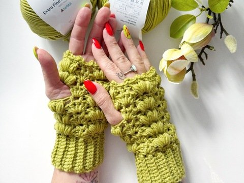 Amarië Fingerless Gloves