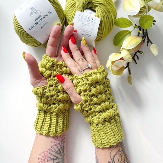 Amarië Fingerless Gloves