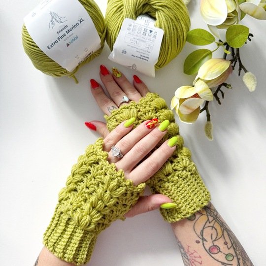 Amarië Fingerless Gloves