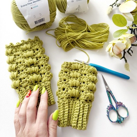 Amarië Fingerless Gloves