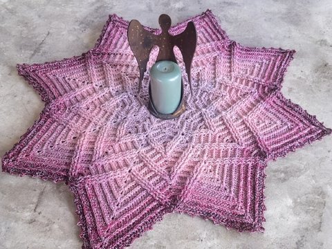 Kaleidostar – Häkelanleitung für ein Sternendeckchen in vier Größen