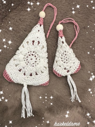 Häkelanleitung Geschenkanhänger Granny Bäumchen/Tannenbaum im Boho-Look