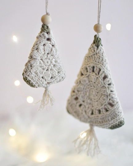 Häkelanleitung Geschenkanhänger Granny Bäumchen/Tannenbaum im Boho-Look