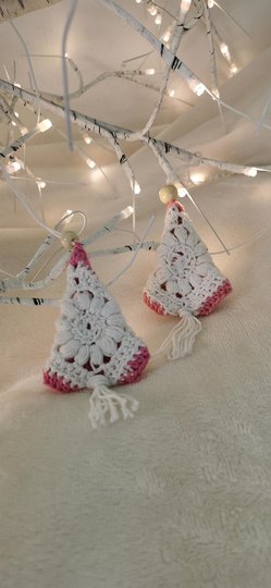 Häkelanleitung Geschenkanhänger Granny Bäumchen/Tannenbaum im Boho-Look