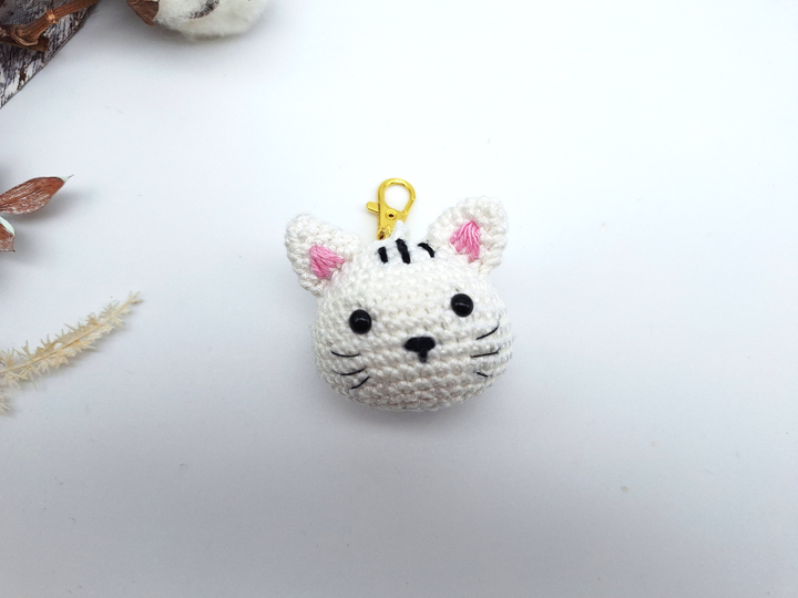 Cat keychain - Crochet pattern, english