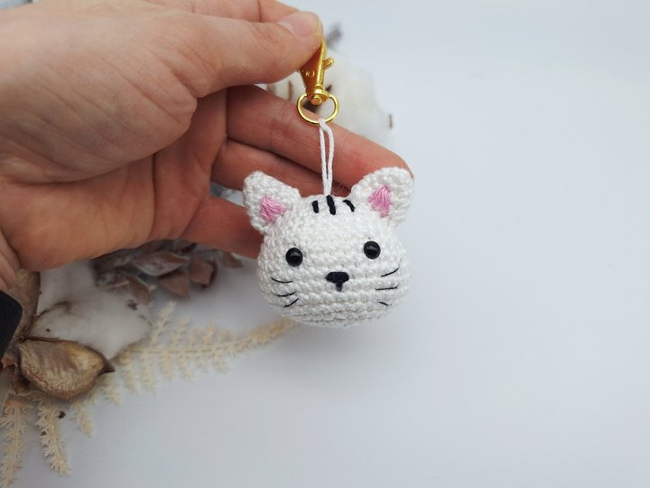 Cat keychain - Crochet pattern, english