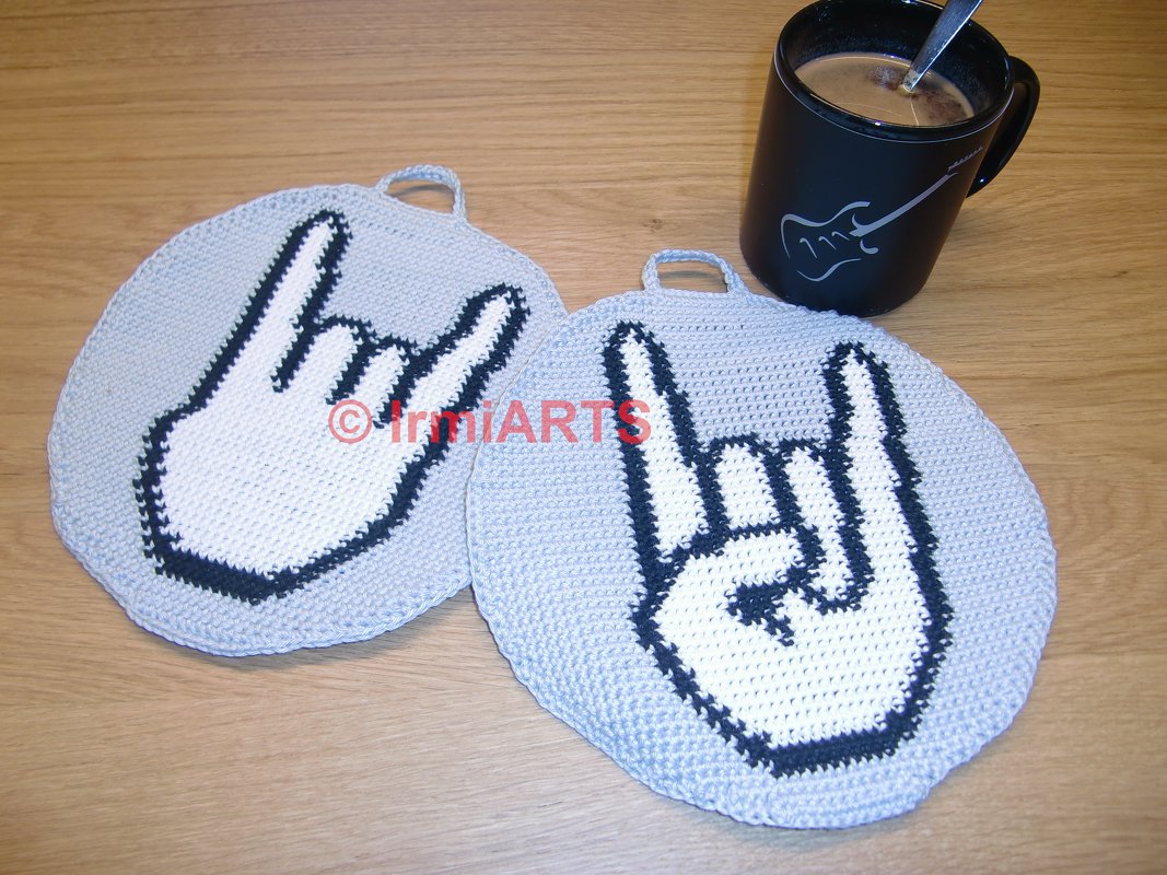 DIY crochet pattern for double-sided pot holders „Heavy Metal”