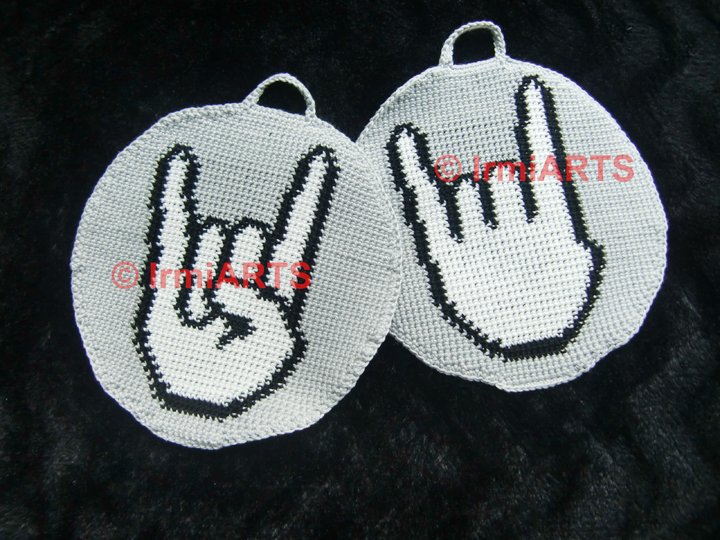 DIY crochet pattern for double-sided pot holders „Heavy Metal”