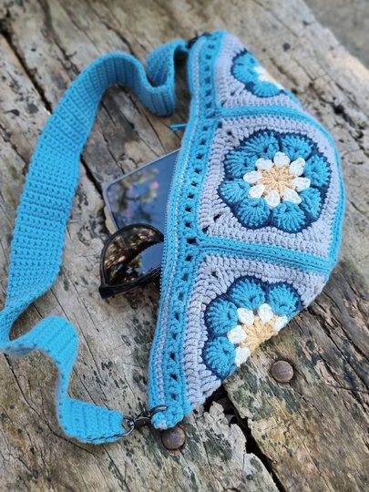 T11 Crochet pattern. Granny‑square crossbody sling bag