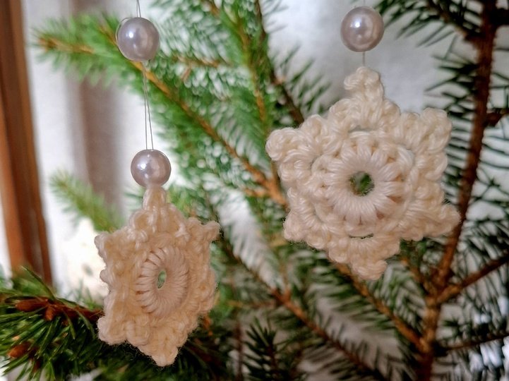 Kleine Weihnachtssternchen - Häkelanleitung