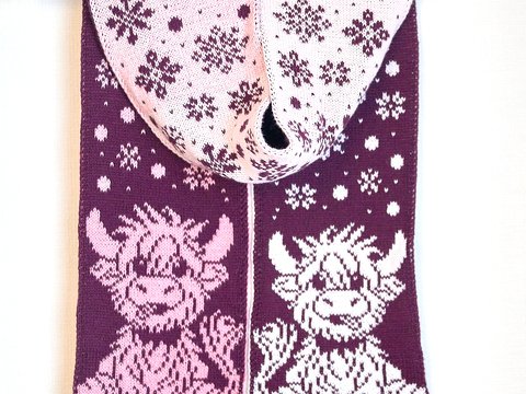 Knitting pattern children's scarf "Sweetie tooth loves snow" Highland Cow