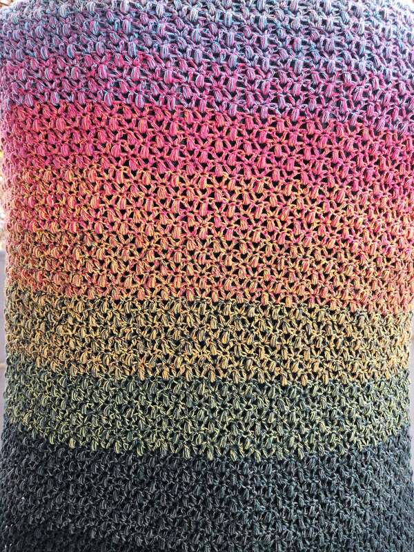 Mad Pearls - Häkelanleitung klassisches kuscheliges Dreieckstuch - Bild 28